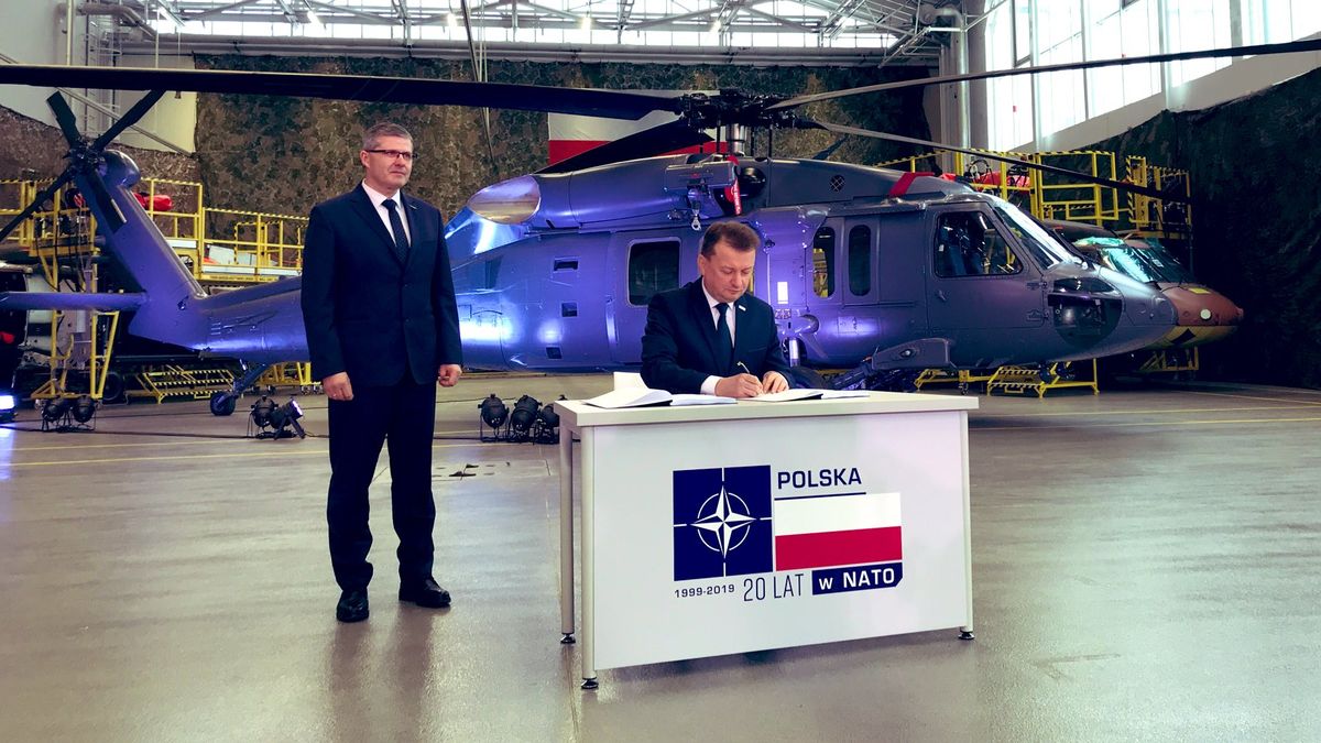 "Piątek przyniesie kolejne dobre wieści dla Sił Zbrojnych" - zapowiedział wcześniej minister Błaszczak. 