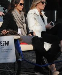 Kinga Rusin i Karolina Ferenstein-Kraśko w rikszy!