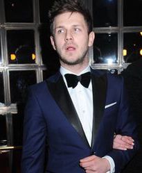 Antek Królikowski znowu sam