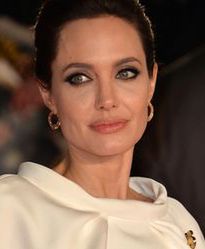Angelina Jolie poddała się kolejnej operacji