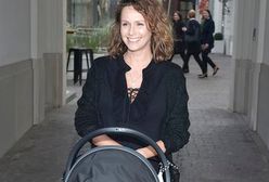 Monika Mrozowska z dwumiesięcznym dzieckiem na salonach