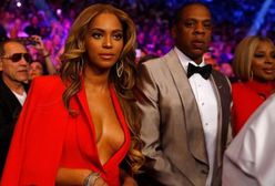 Beyonce z dekoltem do pępka na walce stulecia