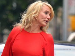 Cameron Diaz - super figura i... botoksowa twarz