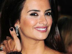 Penelope Cruz - najstarsza dziewczyna Bonda