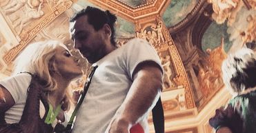 Doda: od króla ciemności do randek w Watykanie