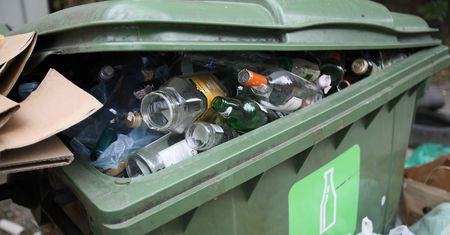 Bydgoszcz. Dzieci bawiły się strzykawkami znalezionymi na śmietniku