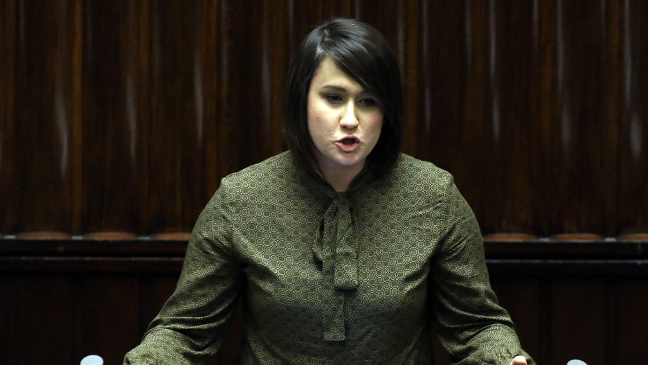 Posłanka klubu PiS Anna Siarkowska chce uzbroić nauczycieli w broń palną.