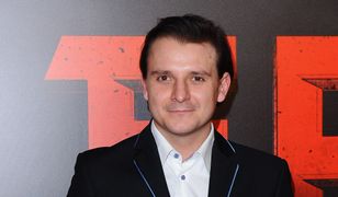 Widzowie pokochali go za "Belfra" i "Najlepszego". Pamiętacie, jak zaczynał Szymon Piotr Warszawski?