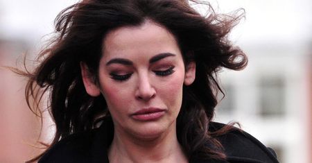 Brzuszek, który przeszkadza produkcji. Nigella ostro odpowiada