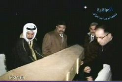 Zdjęcia martwego Saddama w Internecie