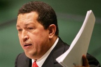 Chavez grozi USA odcięciem dostaw ropy naftowej