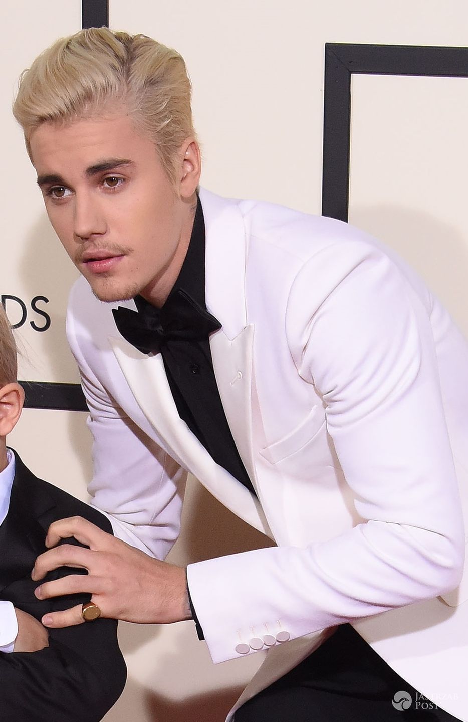 Justin Bieber i jego brat Jaxon na Grammy 2016
