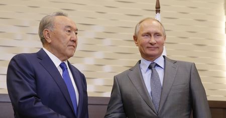 Prezydent Kazachstanu podał się do dymisji. Rządził przez prawie 30 lat
