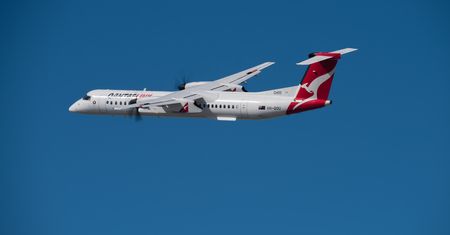 Samolot musiał zawrócić. Pasażerowie zamarli po słowach pilota