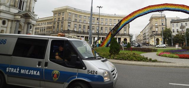 Strażnicy miejscy, którzy nie interweniowali ws. "Tęczy", będą zwolnieni