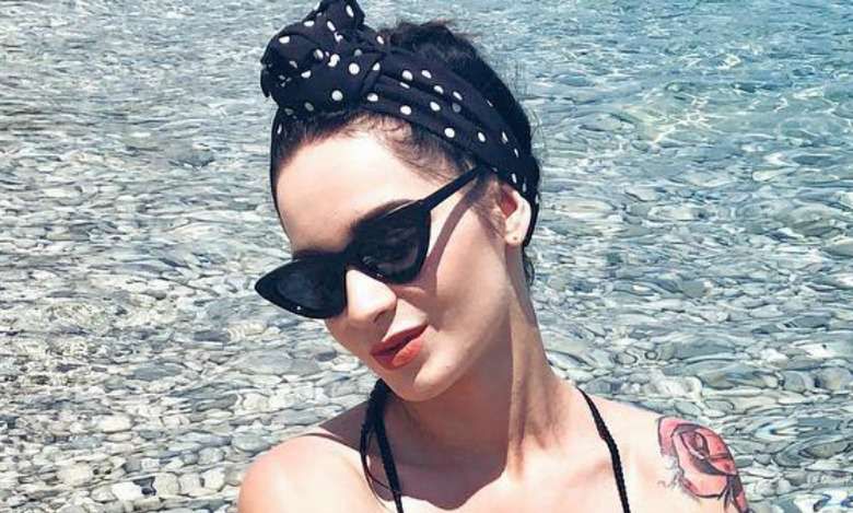 Półnaga Ewelina Lisowska szokuje w Grecji swoim intymnym tatuażem! Internet oszalał z wrażenia!