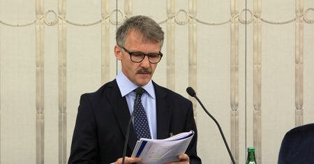 "Drastyczne środki" wobec KRS. Jest reakcja
