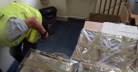 Policja zatrzymała handlarza falsyfikatami. Zarabiał setki tysięcy złotych
