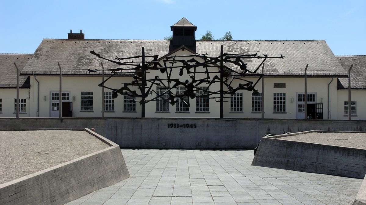 Obóz w Dachau.