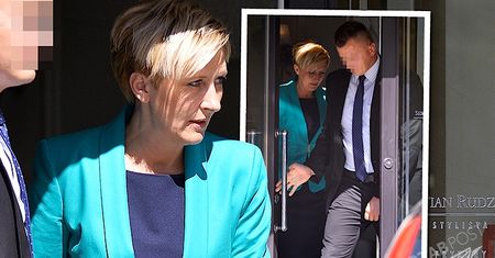 Agata Duda z ochroną u fryzjera w centrum Warszawy. Pierwsza dama odświeżyła fryzurę [PAPARAZZI]