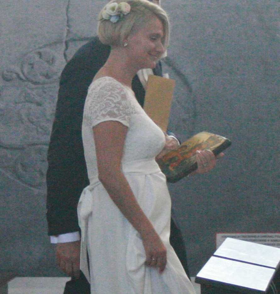 Magdalena Wałęsa z zaokrąglonym brzuszkiem