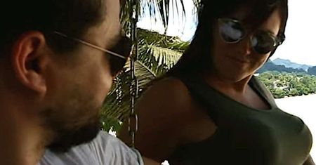 Ewa Farna jest w ciąży! Gwiazda pokazała pięknie zaokrąglony brzuszek w bikini! [WIDEO]
