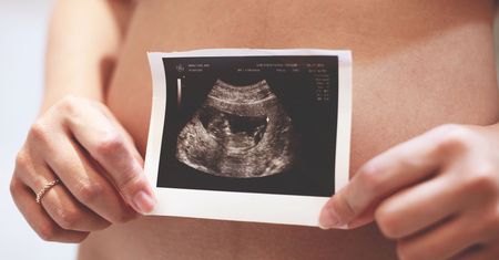 Kobieta po menopauzie urodzi bliźniaki. Lekarze nie dawali jej szans