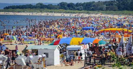 GIS: tylko dwa nadmorskie kąpieliska zamknięte
