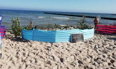 Parawan nie wystarczył. Turysta ukarany na plaży w Ustroniu Morskim