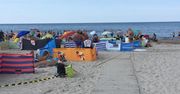 Gdańsk. Dwaj mężczyźni pobici na plaży. Bo trzymali się za ręce