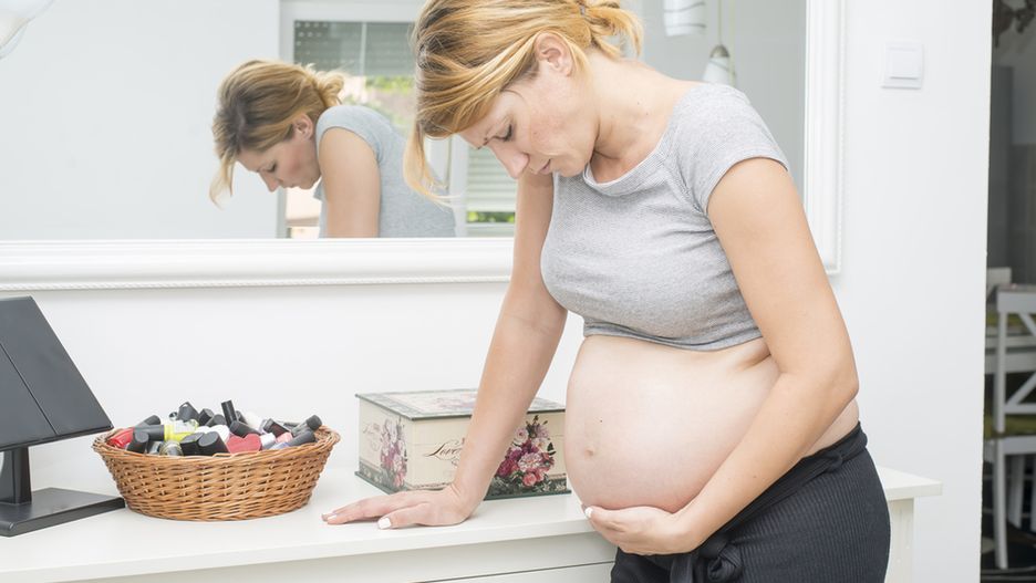 Problemy z trądzikiem w trakcie ciąży to powszechny problem przyszłych mam