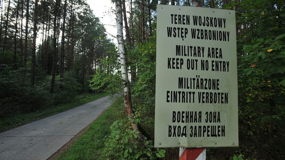 Tajny magazyn wojskowy w Puszczy Białowieskiej może spłonąć