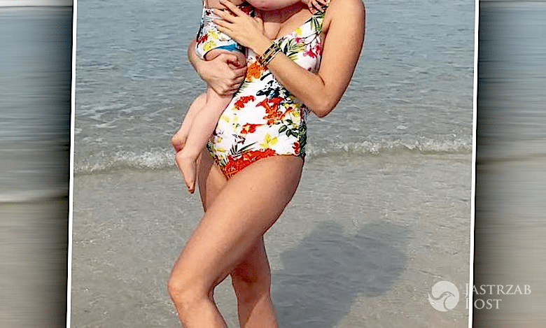 Zosia Ślotała w ciąży w kostiumie kąpielowym
