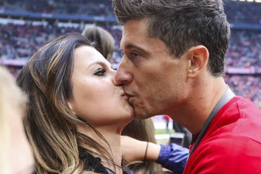 Anna Lewandowska całuje męża!