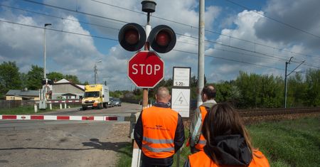 Kłótnia o przejazd na Targówku. Mieszkańcy apelują do kolejarzy