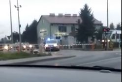 Podkarpacie: karetka utknęła na przejeździe kolejowym
