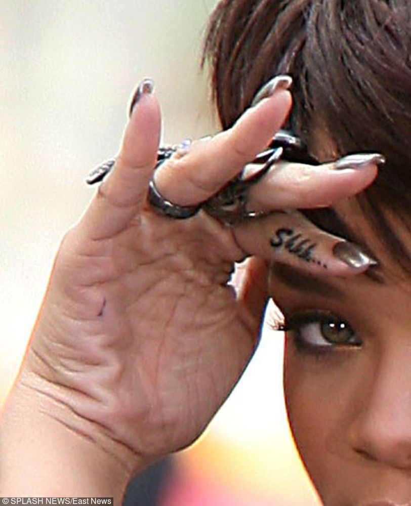 Dyskretnie tatuował gwiazdy. Teraz zdradził ich sekrety