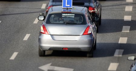 Pijany chciał nauczyć się jeździć samochodem. Instruktor "nic nie zauważył"