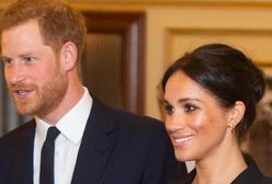 Meghan Markle pokazała, gdzie ma królewską etykietę. Krótka mini i pełen uśmiech - w końcu żyje po swojemu