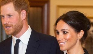 Meghan Markle pokazała, gdzie ma królewską etykietę. Krótka mini i pełen uśmiech - w końcu żyje po swojemu