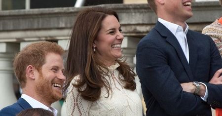 Książę William skomentował zaręczyny Harry'ego. Dowcipnie dopiekł bratu
