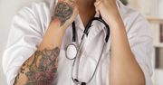 Tatuaże w miejscu pracy mogą być problemem. "Przenoszą zarazki"