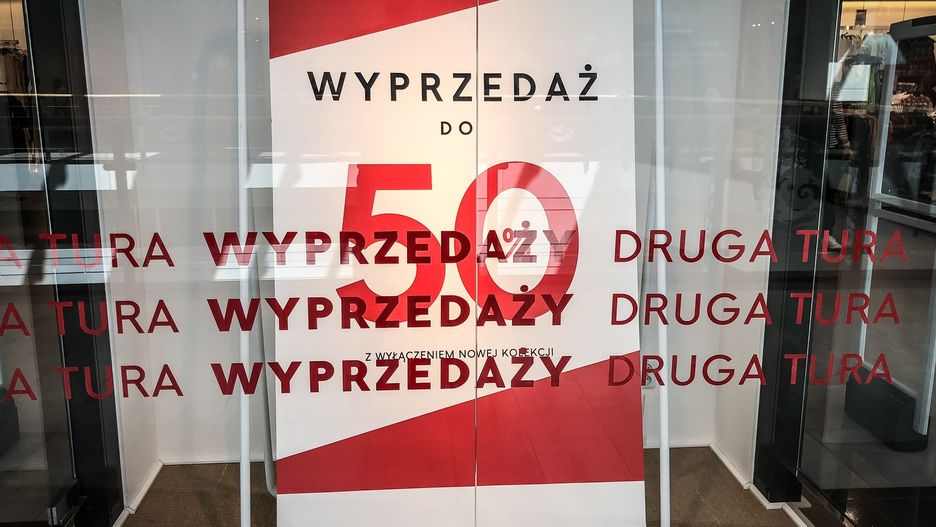 Wyprzedaże przyciągają tłumy