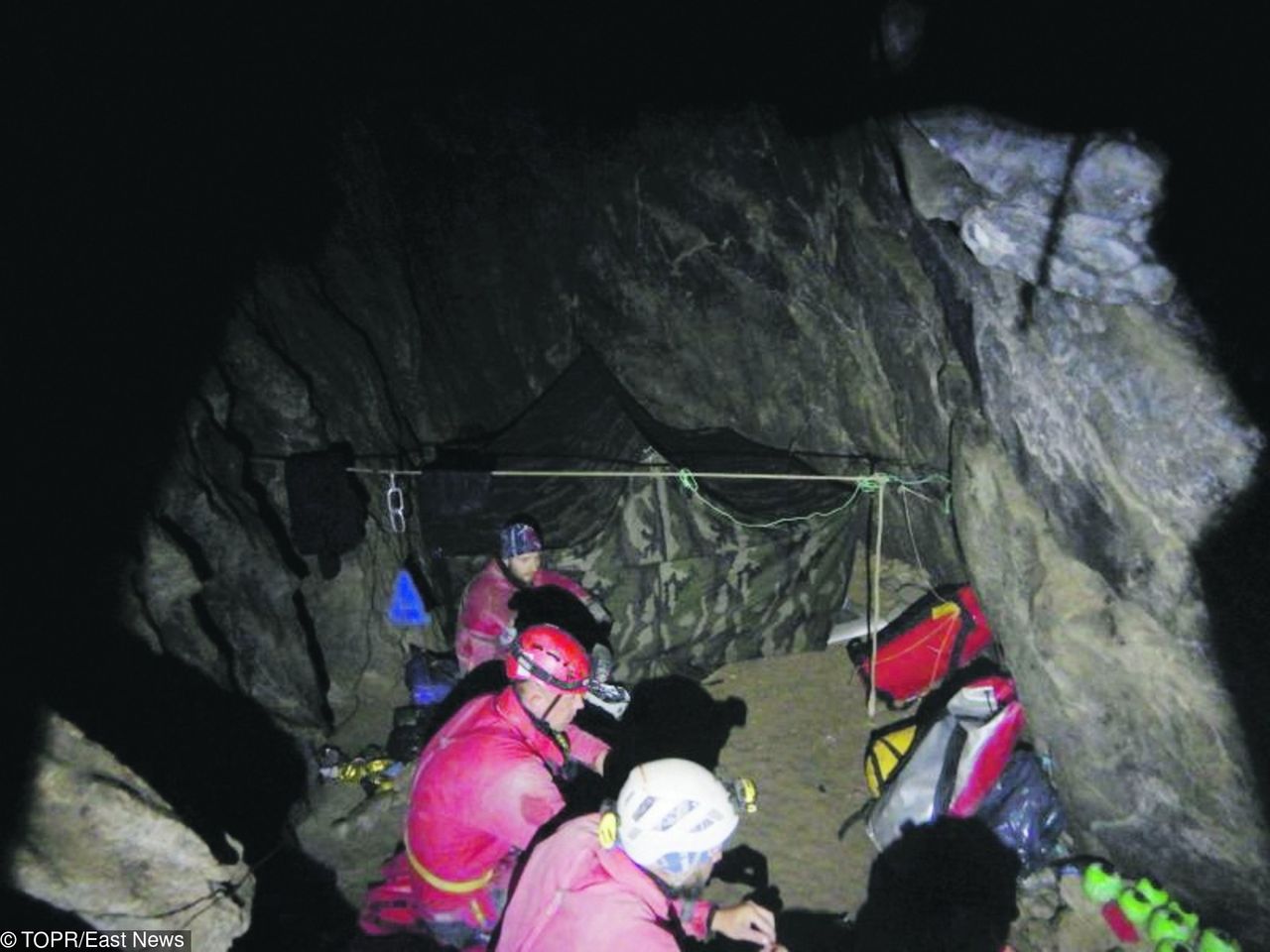 Tatry. Jaskinia Wielka Śnieżna. Ratownicy TOPR dotarli do ciał grotołazów