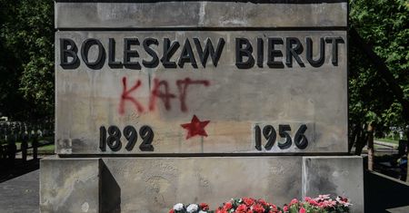 Jakub Majmurek: Cmentarne zdziczenie i wojna na zwłoki