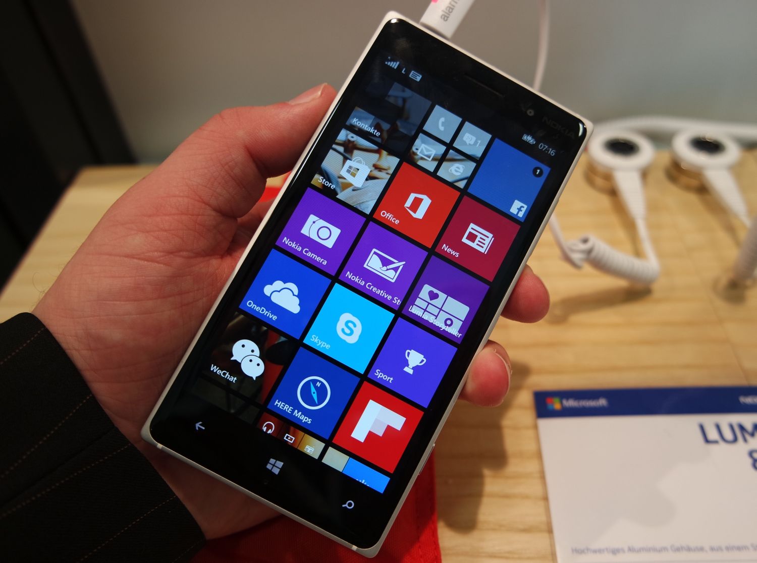 Nokia Lumia 830 to niezły średniak w obudowie flagowca? [pierwsze wrażenia] 2