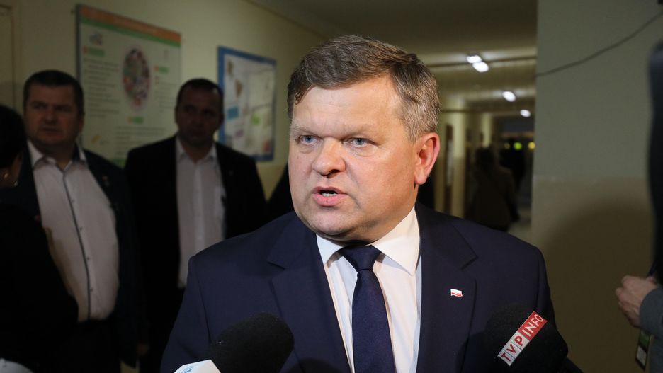 Senator PiS naprawdę to powiedział. "Dyskusje bez kobiet zdecydowanie łagodniejsze"