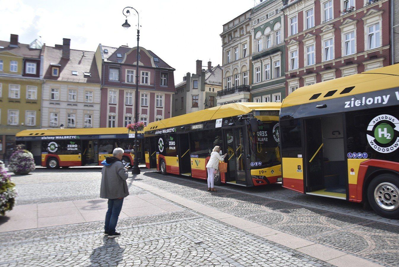 Do Wałbrzycha dotarło sześć nowych autobusów wodorowych. W mieście jest ich już w sumie dwadzieści