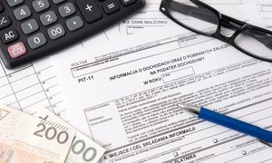 Kiedy PIT "złoży się sam", a kiedy działanie podatnika jest potrzebne?