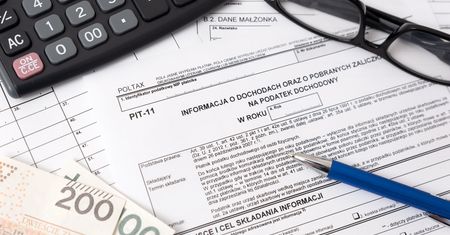 Kiedy PIT "złoży się sam", a kiedy działanie podatnika jest potrzebne?